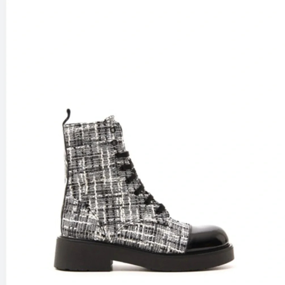 Intrend Leather Tweed Black White Lace Up Combat Boots Women's Size 9 Chunky